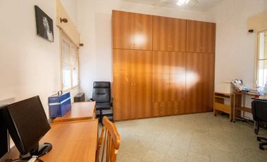 VENTA CASA DE 4 DORMITORIOS Y COCHERA DOBLE