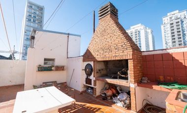 VENTA CASA DE 4 DORMITORIOS Y COCHERA DOBLE