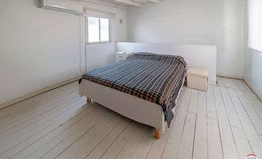 2 AMBIENTES EN DUPLEX CONDOMINIO EN PILAR AMOBLADO