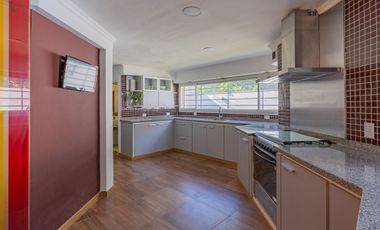 Venta casa 6 ambientes con piscina parque cochera