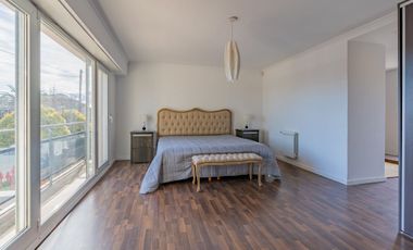 Venta casa 6 ambientes con piscina parque cochera