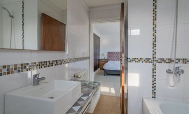 Venta casa 6 ambientes con piscina parque cochera
