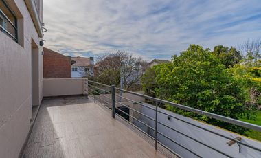 Venta casa 6 ambientes con piscina parque cochera