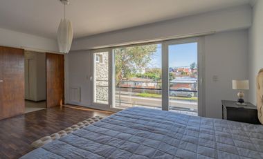 Venta casa 6 ambientes con piscina parque cochera