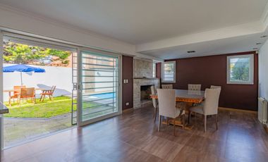 Venta casa 6 ambientes con piscina parque cochera