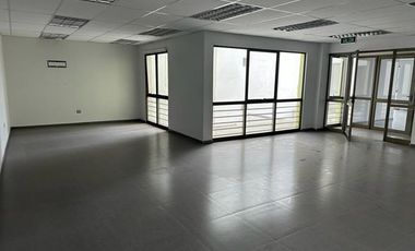 Oficina en Venta en Colombia con Avenida Cardenal Carlos Oviedo Cavada.