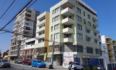 Oficina en Venta en Colombia con Avenida Cardenal Carlos Oviedo Cavada.