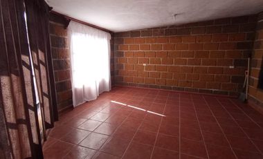 VENTA DE HERMOSA CASA CONSTRUIDA DE PURO SILLAR, A SOLO 7 MINUTOS EN AUTO DEL CENTRO