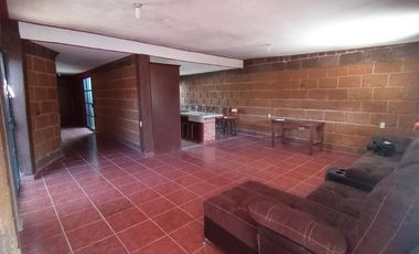 VENTA DE HERMOSA CASA CONSTRUIDA DE PURO SILLAR, A SOLO 7 MINUTOS EN AUTO DEL CENTRO