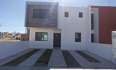 HERMOSA CASA DISPONIBLE EN LA COLONIA DE PRESIDENTES VEN Y CONOCELA