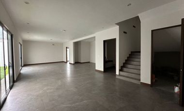 CASA EN VENTA EN LAS ESMERALDAS LOS CRISTALES CARRETERA NACIONAL
