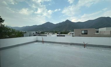 CASA EN VENTA EN LAS ESMERALDAS LOS CRISTALES CARRETERA NACIONAL