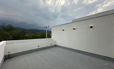 CASA EN VENTA EN LAS ESMERALDAS LOS CRISTALES CARRETERA NACIONAL
