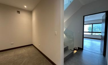 CASA EN VENTA EN LAS ESMERALDAS LOS CRISTALES CARRETERA NACIONAL