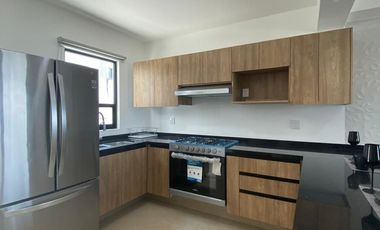 Casa en venta con recámara en planta baja en Ciudad Meseta