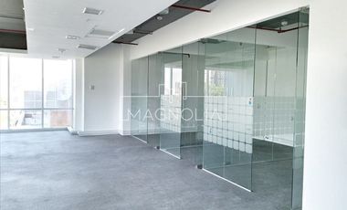 Oficina en Arriendo en A pasos del Parque Araucano, y cercanía al Metro Manquehue