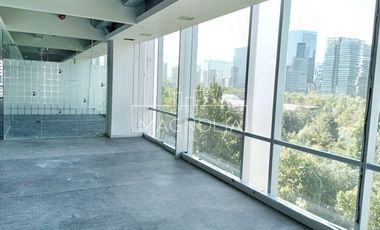 Oficina en Arriendo en A pasos del Parque Araucano, y cercanía al Metro Manquehue