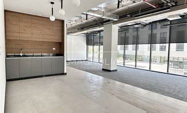 Oficina en Arriendo en Cercano a Las Condes, buena conectividad