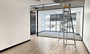 Oficina en Arriendo en Cercano a Las Condes, buena conectividad