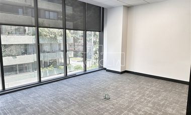 Oficina en Arriendo en Cercano a Las Condes, buena conectividad