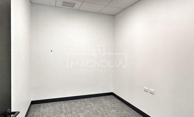 Oficina en Arriendo en Cercano a Las Condes, buena conectividad