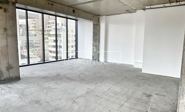 Oficina en Arriendo en Cercano a Las Condes, buena conectividad