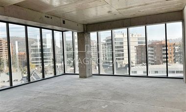 Oficina en Arriendo en Cercano a Las Condes, buena conectividad
