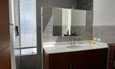 Vendo hermosa casa en Urbanización La Viña