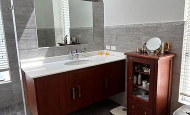 Vendo hermosa casa en Urbanización La Viña