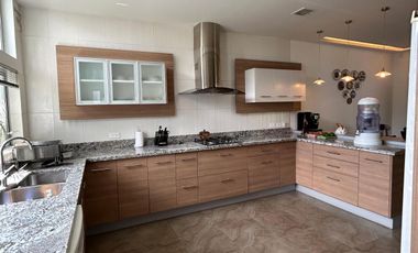 Vendo hermosa casa en Urbanización La Viña