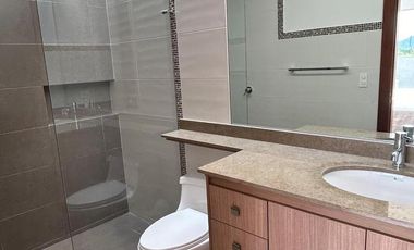 Vendo hermosa casa en Urbanización La Viña