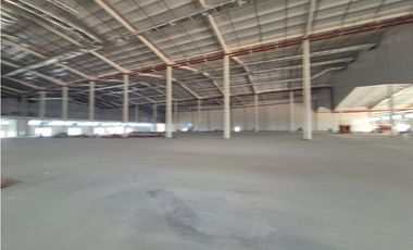 Vía Daule se alquila bodegas 10627 m² ideal CEDI, almacenamiento