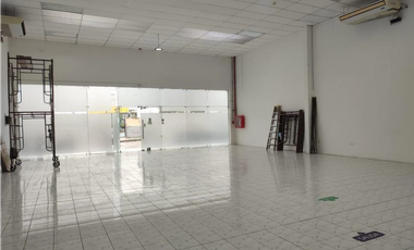 Alquiler Local Comercial 500m²- cerca Mall del Sol, Guayaquil