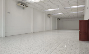 Alquiler Local Comercial 500m²- cerca Mall del Sol, Guayaquil