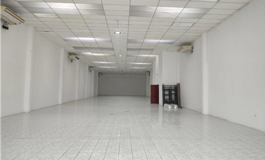 Alquiler Local Comercial 500m²- cerca Mall del Sol, Guayaquil