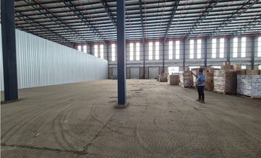 Guayaquil en Via Daule Alquilo bodega 4850 m2