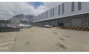 Guayaquil en Via Daule Alquilo bodega 4850 m2