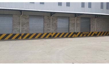 Guayaquil en Via Daule Alquilo bodega 4850 m2