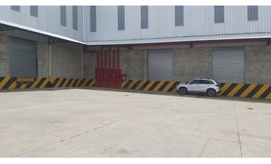 Guayaquil en Via Daule Alquilo bodega 4850 m2