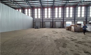 Guayaquil en Via Daule Alquilo bodega 4850 m2