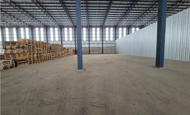 Guayaquil en Via Daule Alquilo bodega 4850 m2