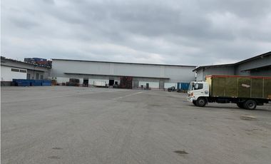 Vía Perimetral  - Vía Daule se alquila bodega de 5500 m2