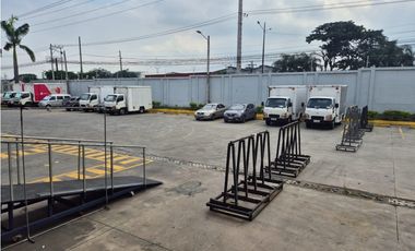 Guayaquil, Via Daule se alquila Bodega 1975 m²