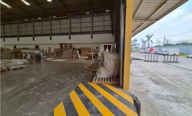 Guayaquil, Via Daule se alquila Bodega 1975 m²