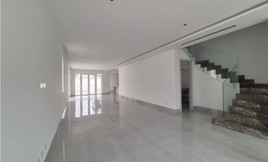 Km 9 Via Samborondón Urb. Aires de Batan se vende casa a estrenar