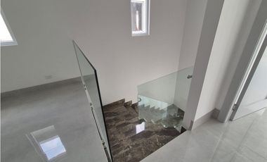 Km 9 Via Samborondón Urb. Aires de Batan se vende casa a estrenar