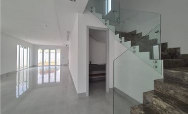 Km 9 Via Samborondón Urb. Aires de Batan se vende casa a estrenar