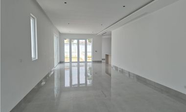 Km 9 Via Samborondón Urb. Aires de Batan se vende casa a estrenar