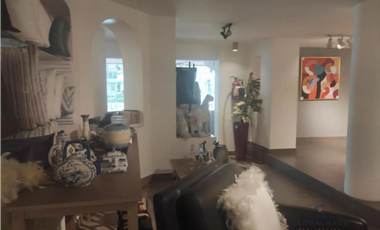 Local Comercial 829 m² con Sala de Exhibición - Urdesa Central