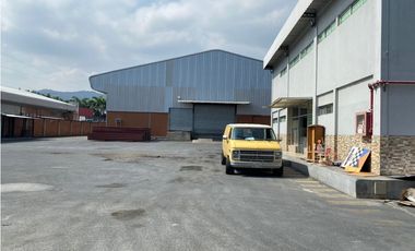 VA A LA COSTA Y PERIMETRAL alquilo bodega 2944 m²